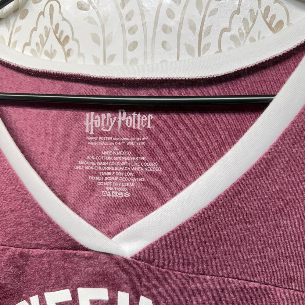 Harry Potter Gryffindor T-Shirt Womens XL Maroon Varsity V-Neck Graphic Tee - Picture 3 of 5
